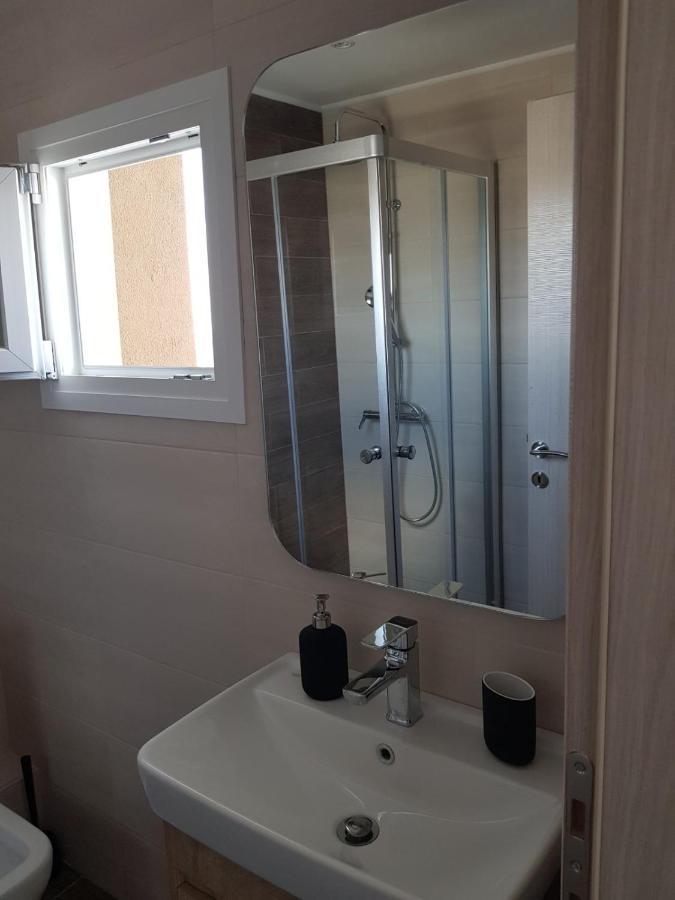 Seaview Deluxe Apartments เทสซาโลนิกิ ภายนอก รูปภาพ